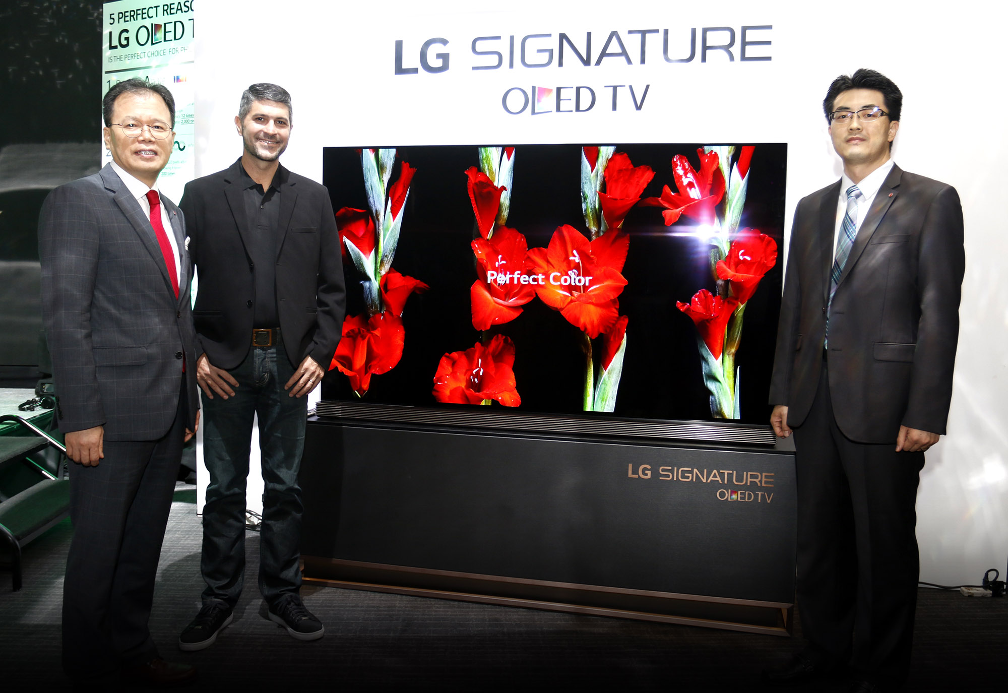 LG unveils 77-inch LG Signature OLED TV