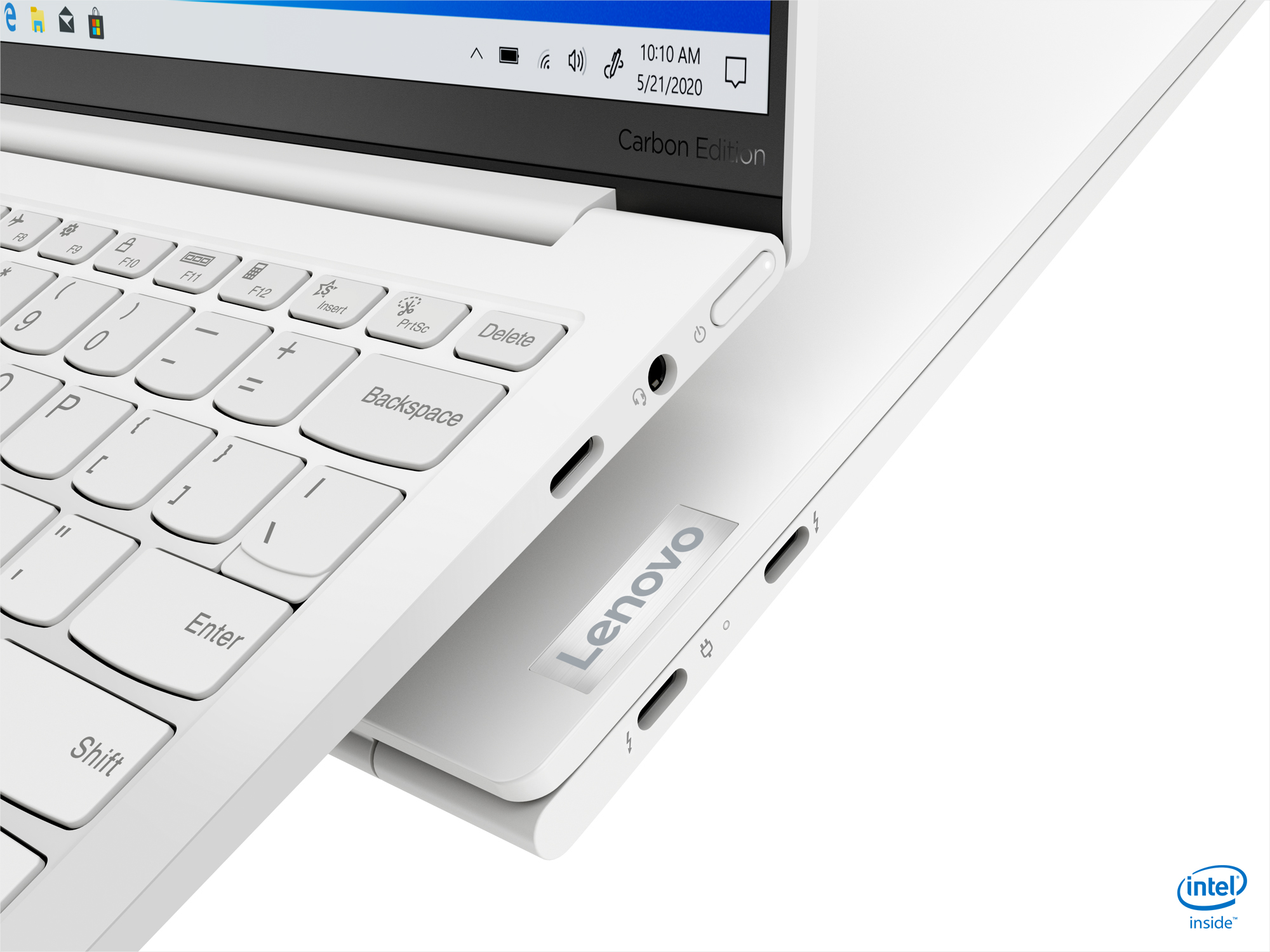 11_Yoga_Slim_7_Carbon_Closeup_Ports.jpg