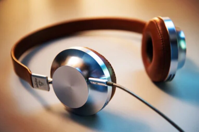 4 headphones that provide you with the best sound quality experience