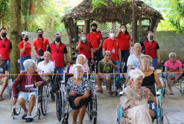M Lhuillier Shows Some Love for Davao’s Elderly