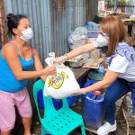 QC Councilor continues to distribute relief goods amid ECQ