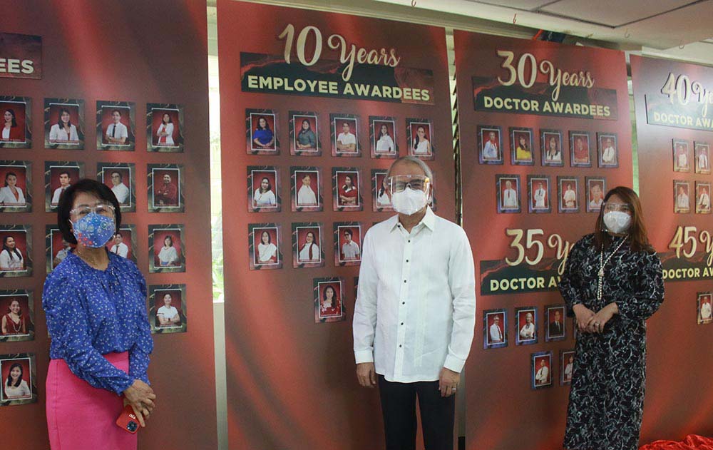 Cardinal Santos honors long-term employees through People Awards 2021