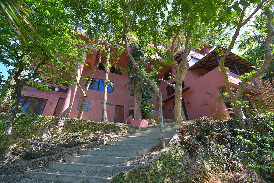 2. A vibrant loft perched on a solitary hill in Boracay_02