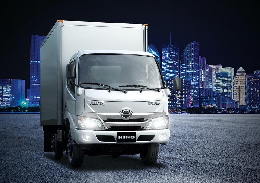 Drive easy with the new Hino 300 fully automatic truck