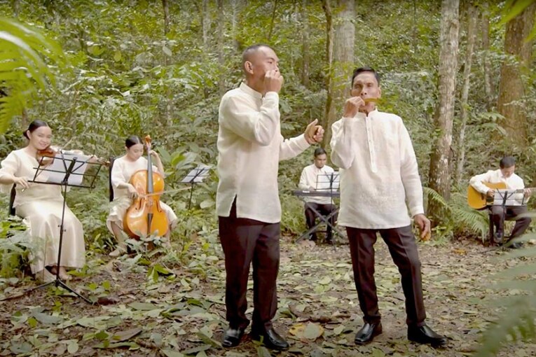 Nissan introduces world’s first leaf orchestra perform beloved holiday songs
