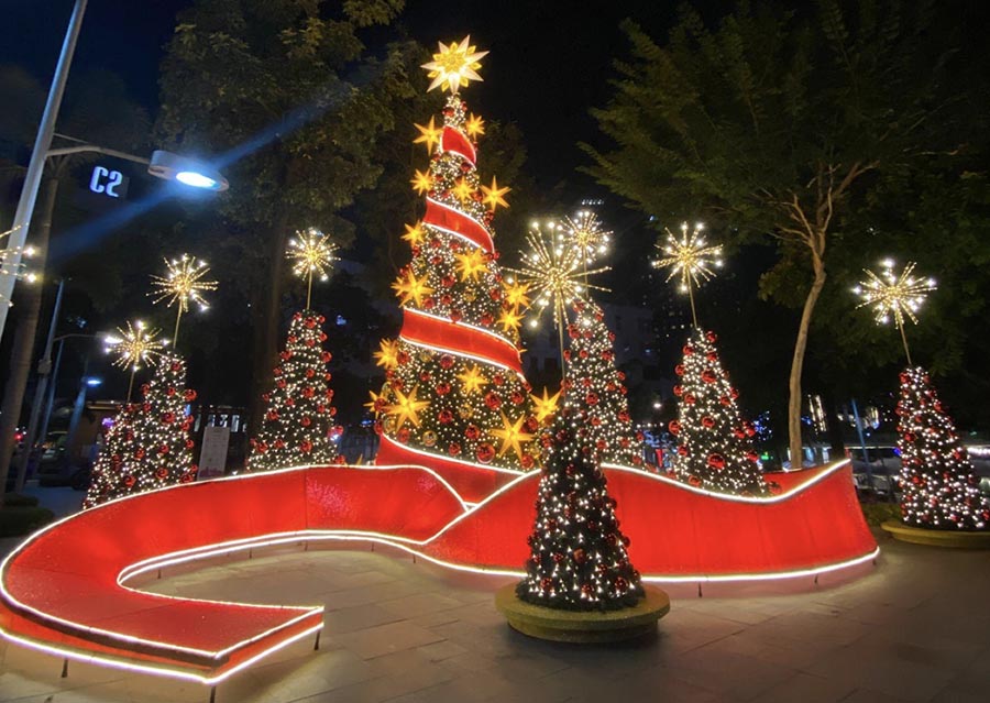 It’s Beginning to Glow like Christmas at Bonifacio Global City