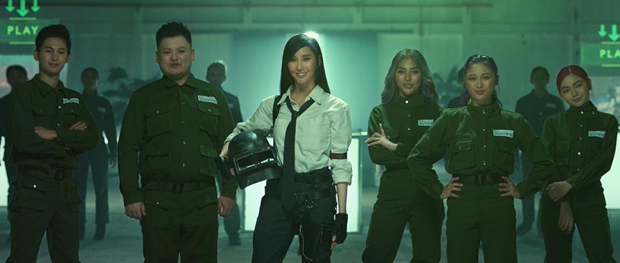 Smart assembles top gamers Alodia, Christine, Dexie, and Nix for star-studded GIGA Arena video