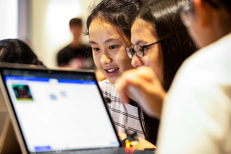 Microsoft Reading Progress Tool expanded with Filipino Language to Boost Reading and Literacy for 27 million Students