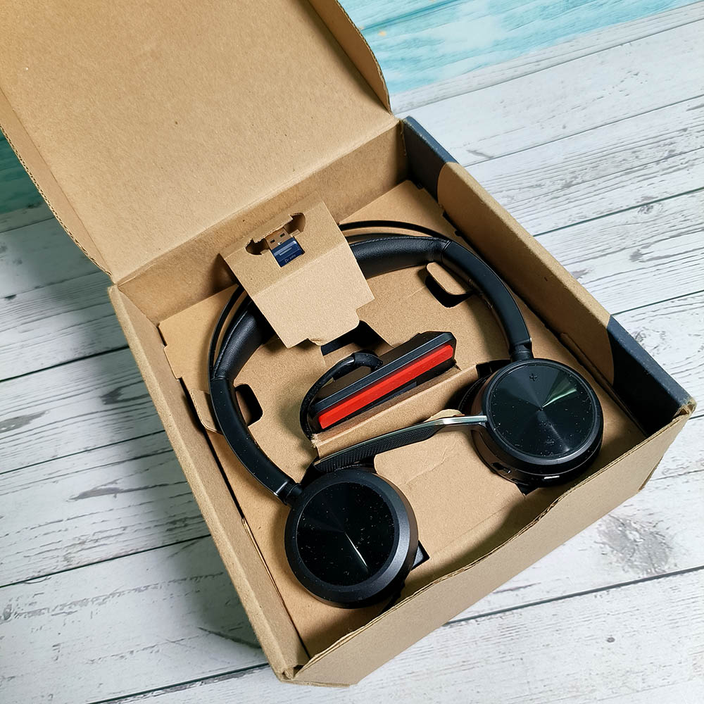 Review Poly Voyager Focus 2 Bluetooth Headset with charging base MegaBites