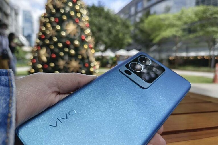 Complete your early Christmas shopping  with vivo V25 Series