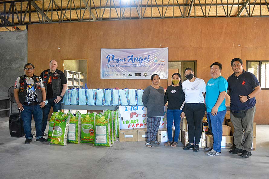 Converge donates PCs, tablets to Aeta community in Pampanga