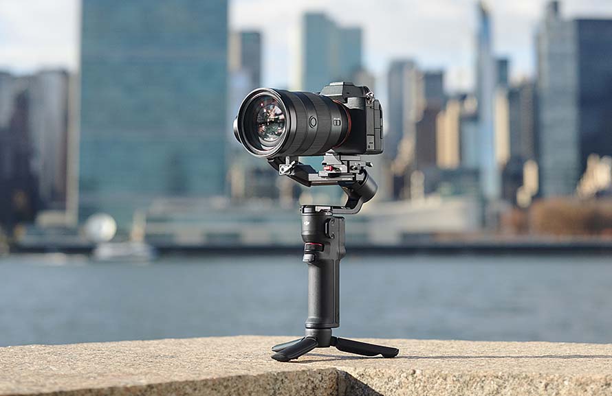 DJI Treats Mirrorless Camera Owners To New Travel Stabilizer DJI RS 3 Mini