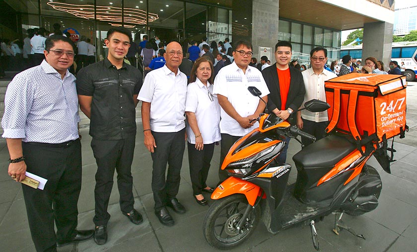Lalamove, MMDA join forces in solidifying road safety support through donation of driver training equipment