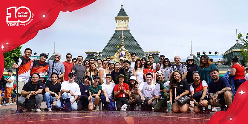 Home Credit Philippines gives 14,000 employees a magical excursion at   Enchanted Kingdom, other locations for 10th anniversary