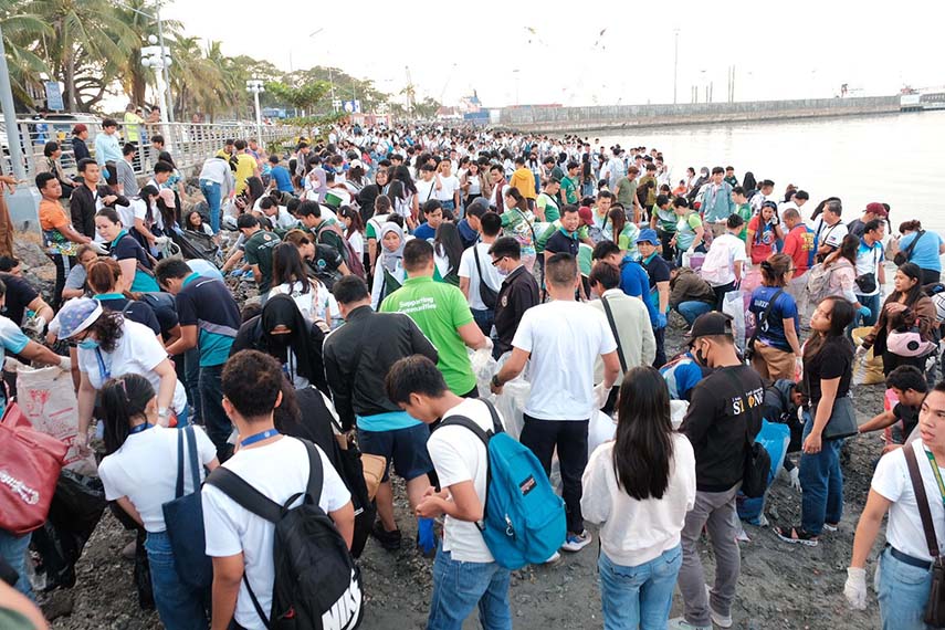 SM commits to creating new waves with record-breaking International Coastal Clean-Up