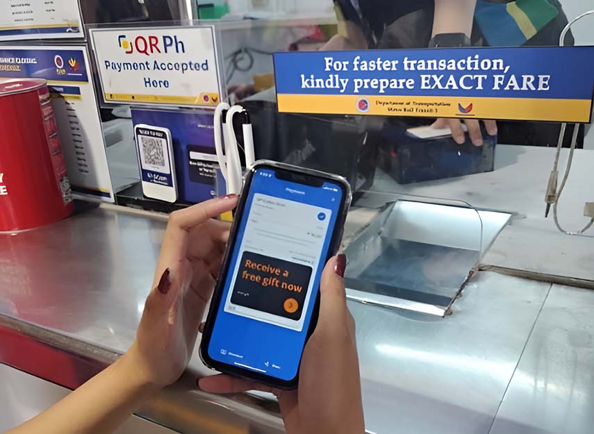 DOTr, GCash launch QRPH cashless payments at MRT-3 stations