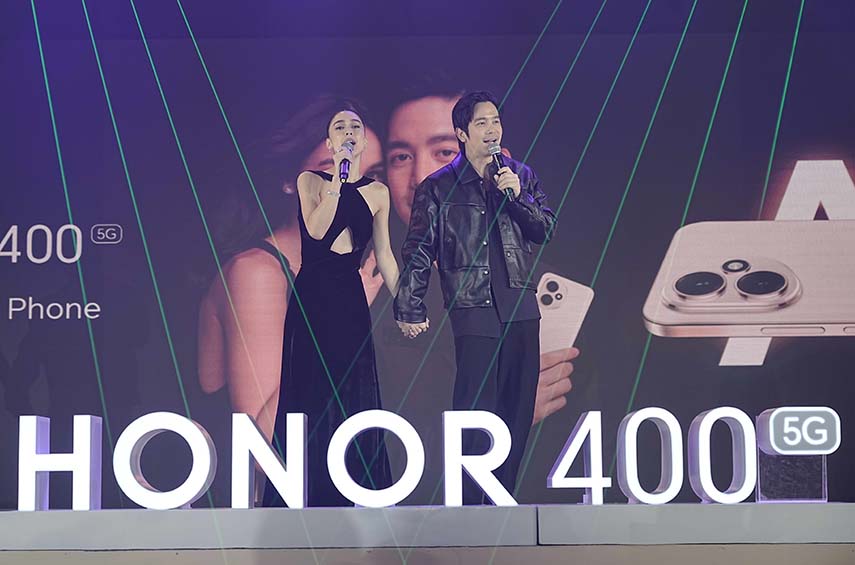 Julia Barretto and Joshua Garcia as HONOR Philippines Brand Ambassadors