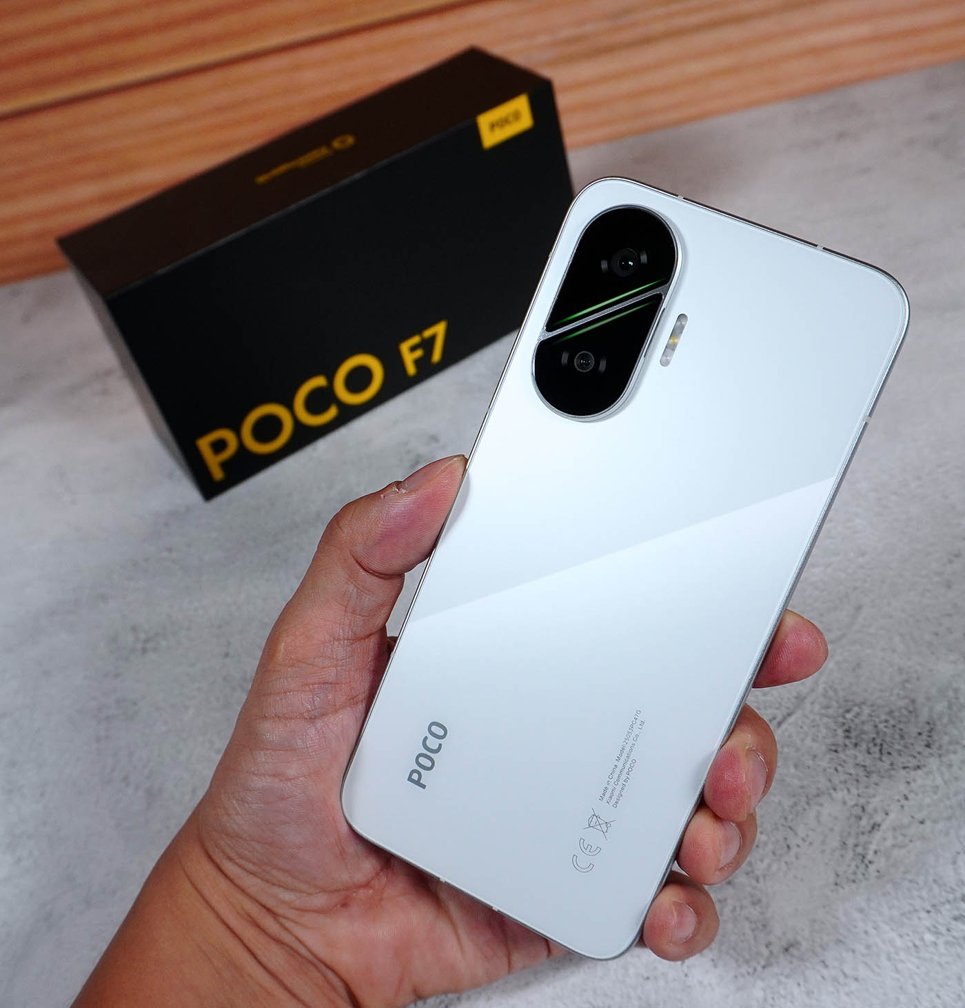POCO F7 001