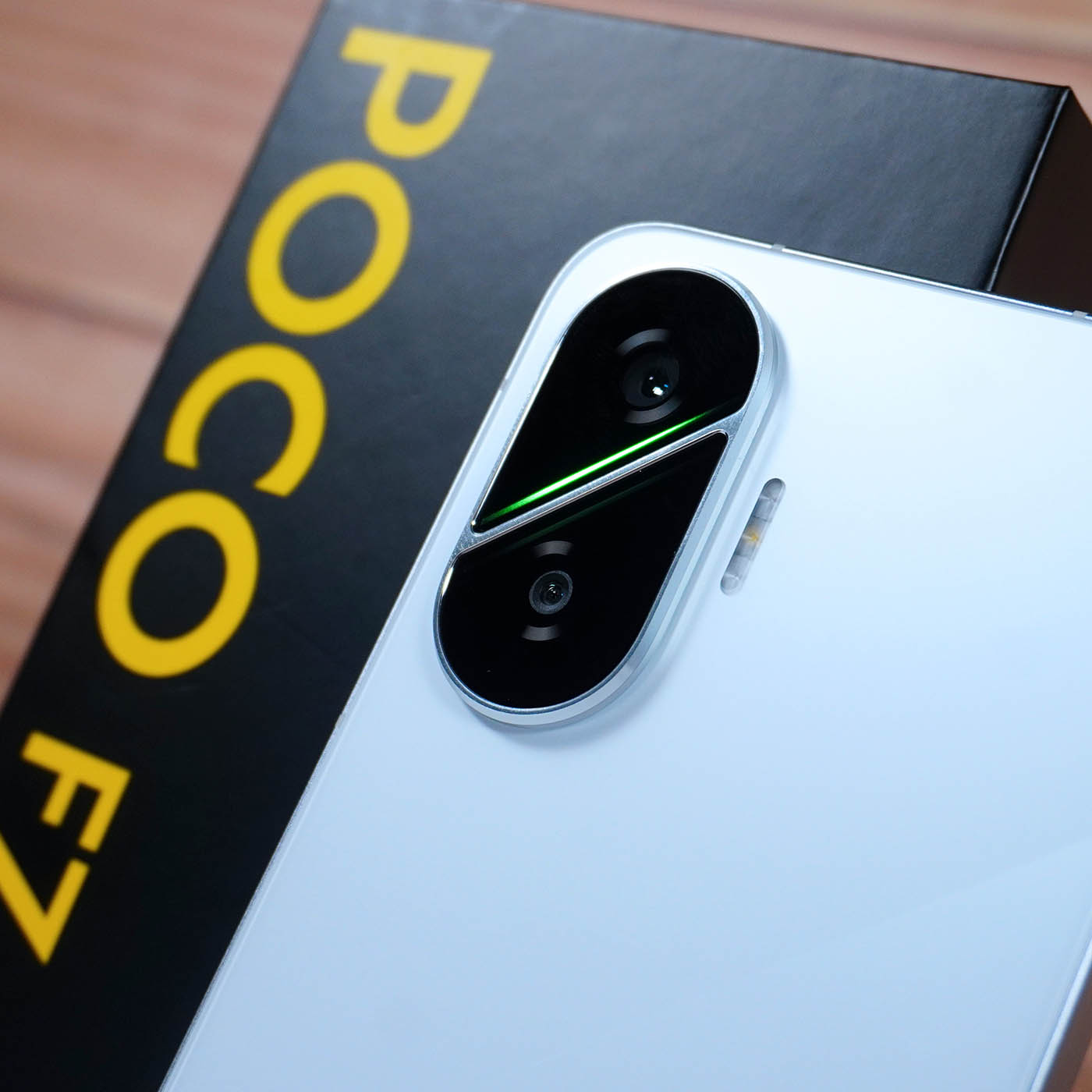 POCO F7 002